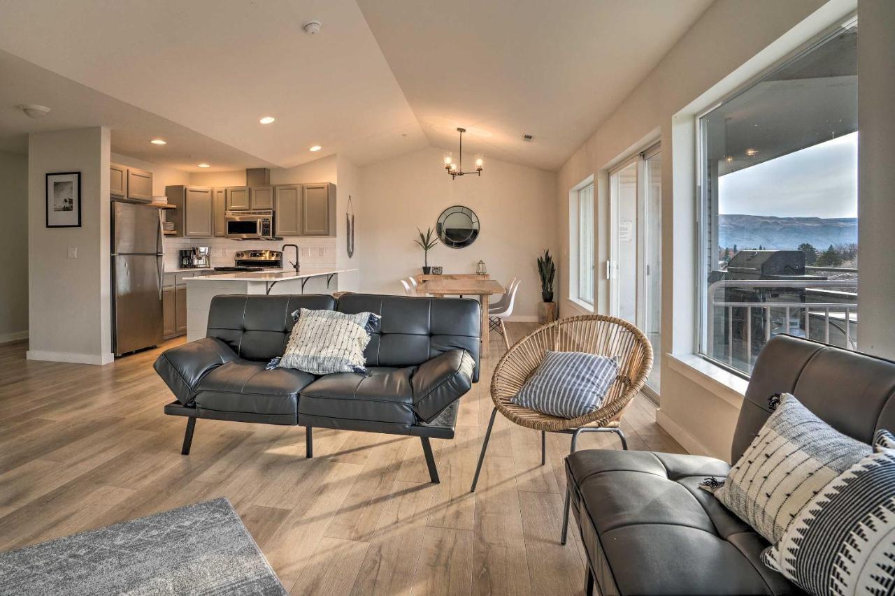 Chic Chelan Condo With Balcony, Walk To Lake And Dtwn! Bagian luar foto